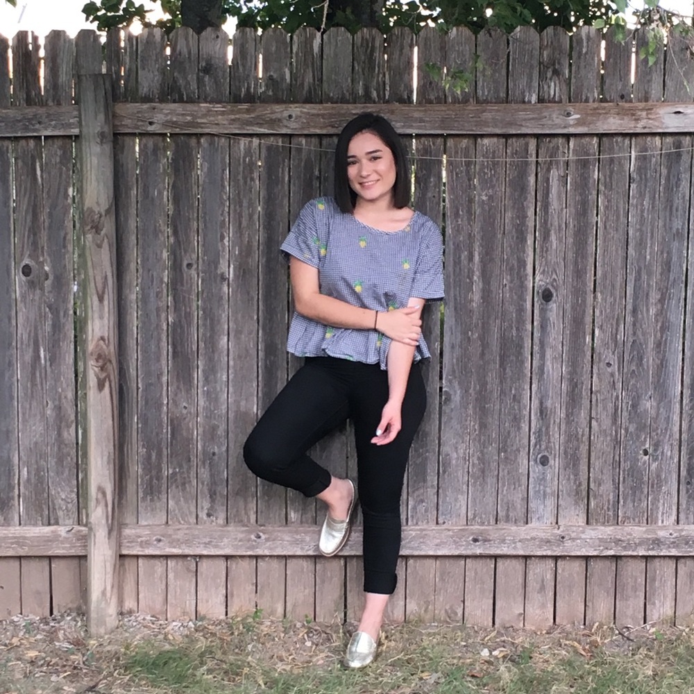 Meet your Posher, Adriana